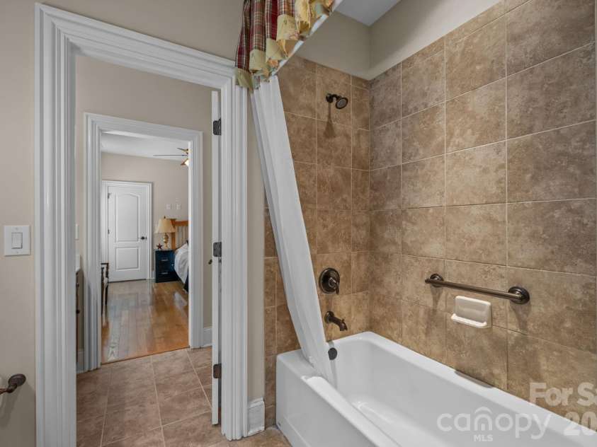 13249 Belle Grove Manor Lane, Matthews, NC 28105.  MLS# CAR4362893, YatesRealty ID 14975. 