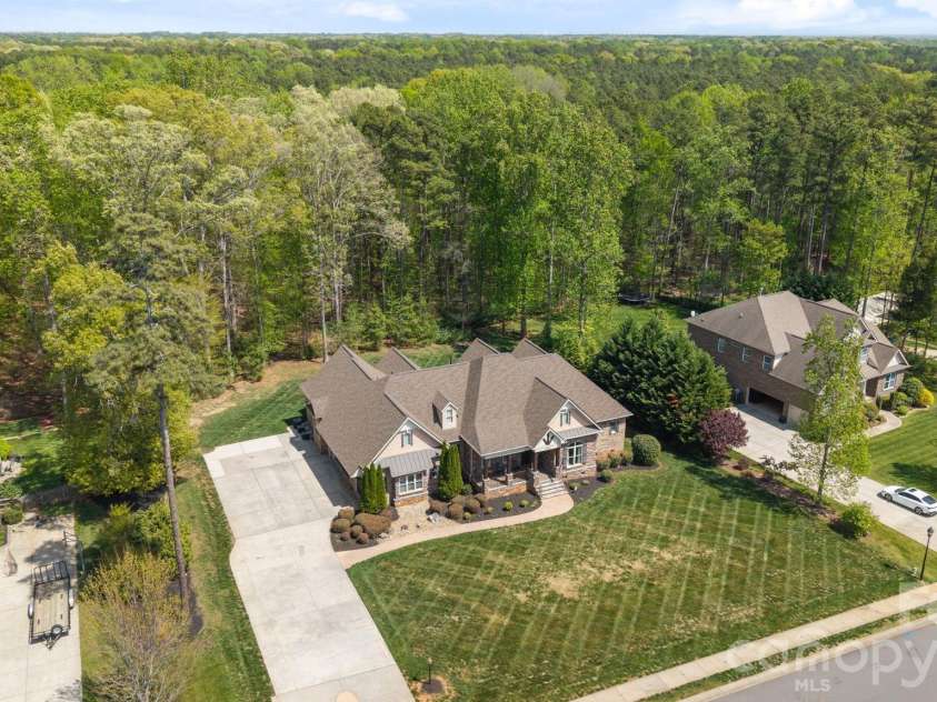 13249 Belle Grove Manor Lane, Matthews, NC 28105.  MLS# CAR4362893, YatesRealty ID 14975. 