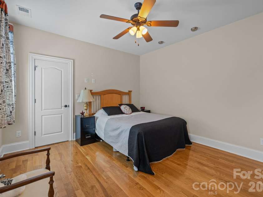 13249 Belle Grove Manor Lane, Matthews, NC 28105.  MLS# CAR4362893, YatesRealty ID 14975. Bedroom #3