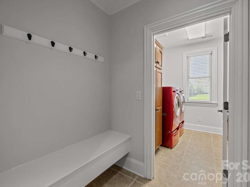 13249 Belle Grove Manor Lane, Matthews, NC 28105.  MLS# CAR4362893, YatesRealty ID 14975. Drop Zone