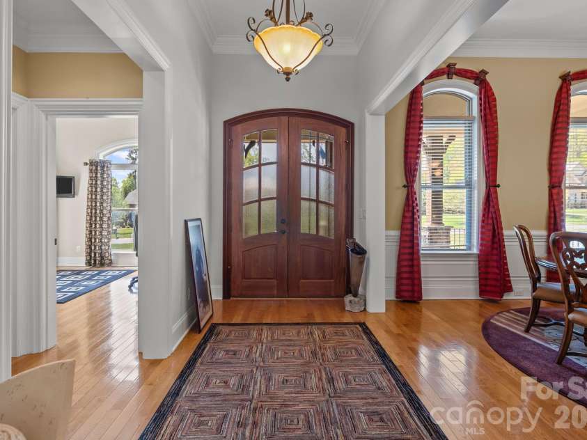 13249 Belle Grove Manor Lane, Matthews, NC 28105.  MLS# CAR4362893, YatesRealty ID 14975. Entry Foyer