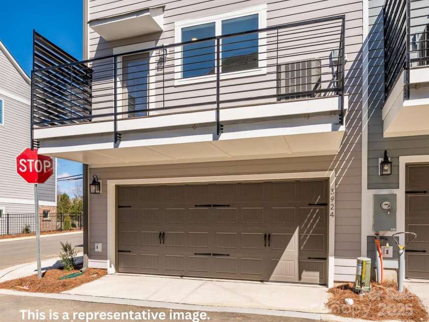 1104 Bismuth Lane, Charlotte, NC 28211.  MLS# CAR4263672, YatesRealty ID 14977. 