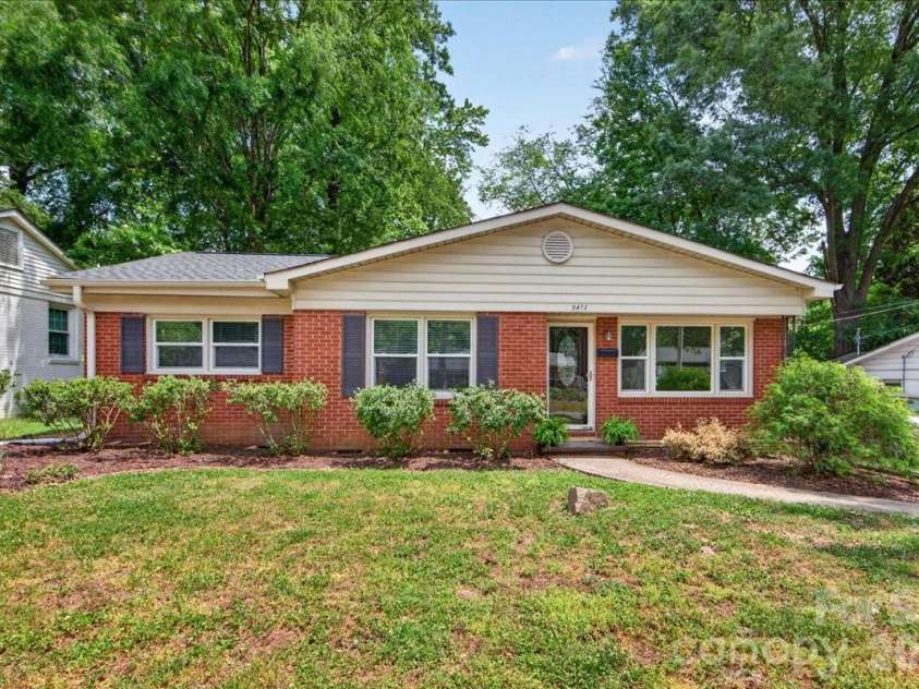 5413 Gwynne Avenue, Charlotte, NC 28205.  MLS# CAR4368957, YatesRealty ID 14977. 