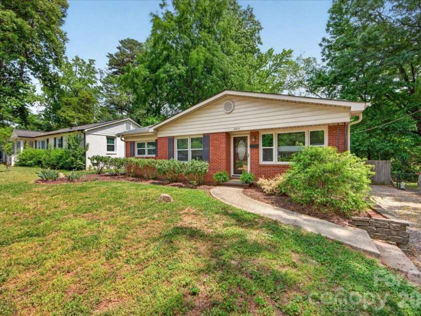 5413 Gwynne Avenue, Charlotte, NC 28205.  MLS# CAR4368957, YatesRealty ID 14977. 