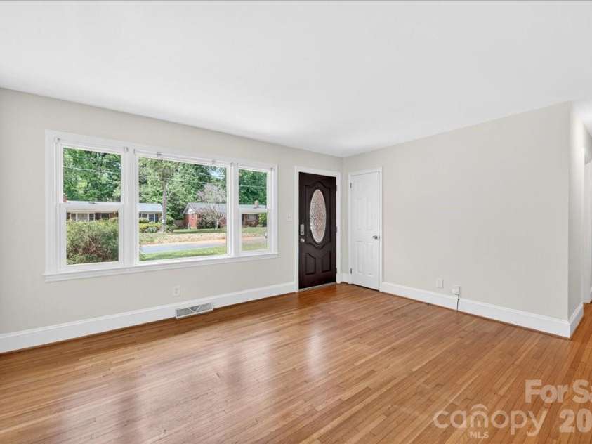 5413 Gwynne Avenue, Charlotte, NC 28205.  MLS# CAR4368957, YatesRealty ID 14977. 