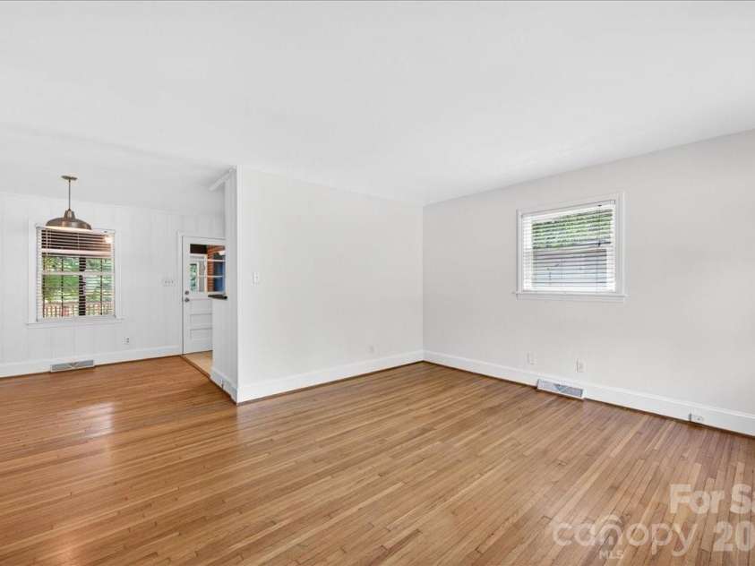 5413 Gwynne Avenue, Charlotte, NC 28205.  MLS# CAR4368957, YatesRealty ID 14977. 