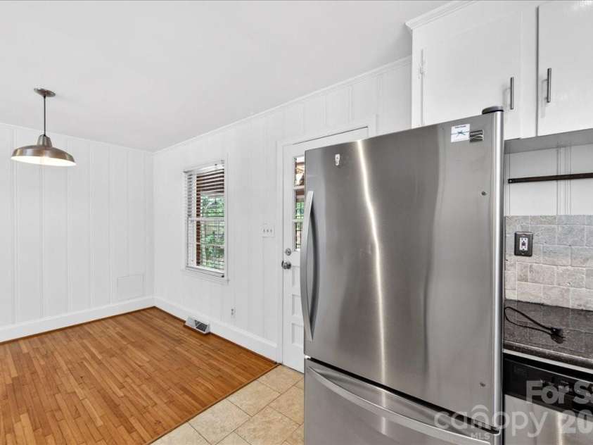 5413 Gwynne Avenue, Charlotte, NC 28205.  MLS# CAR4368957, YatesRealty ID 14977. 