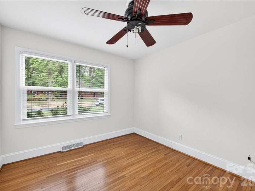 5413 Gwynne Avenue, Charlotte, NC 28205.  MLS# CAR4368957, YatesRealty ID 14977. 