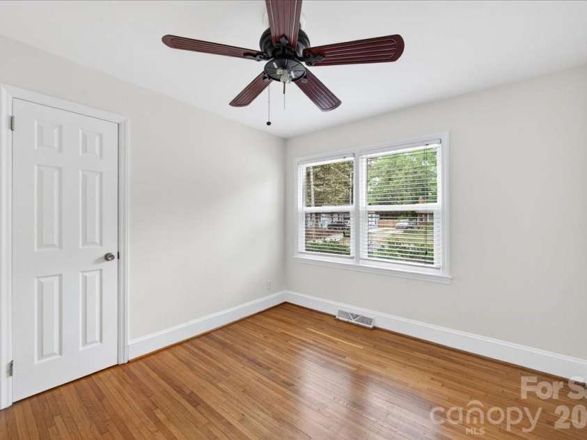 5413 Gwynne Avenue, Charlotte, NC 28205.  MLS# CAR4368957, YatesRealty ID 14977. 