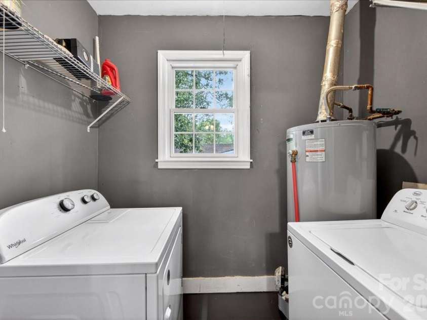 5413 Gwynne Avenue, Charlotte, NC 28205.  MLS# CAR4368957, YatesRealty ID 14977. 
