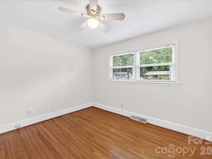 5413 Gwynne Avenue, Charlotte, NC 28205.  MLS# CAR4368957, YatesRealty ID 14977. 