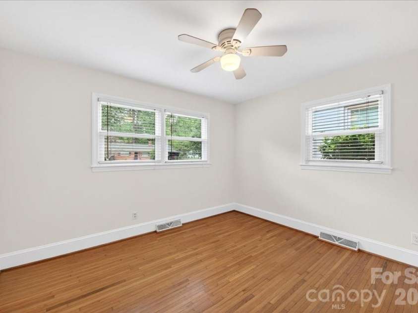5413 Gwynne Avenue, Charlotte, NC 28205.  MLS# CAR4368957, YatesRealty ID 14977. 