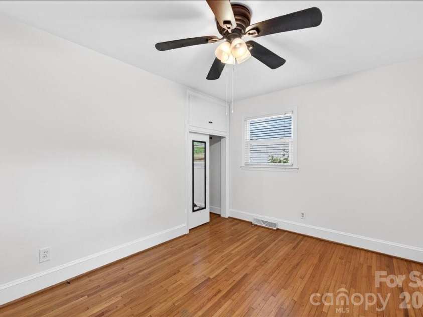 5413 Gwynne Avenue, Charlotte, NC 28205.  MLS# CAR4368957, YatesRealty ID 14977. 