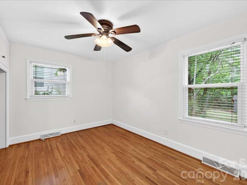 5413 Gwynne Avenue, Charlotte, NC 28205.  MLS# CAR4368957, YatesRealty ID 14977. 