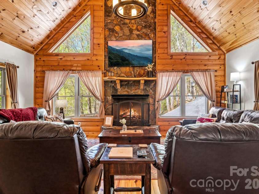 100 Split Rail Drive, Maggie Valley, NC 28751.  MLS# CAR4372364, YatesRealty ID 14979. 