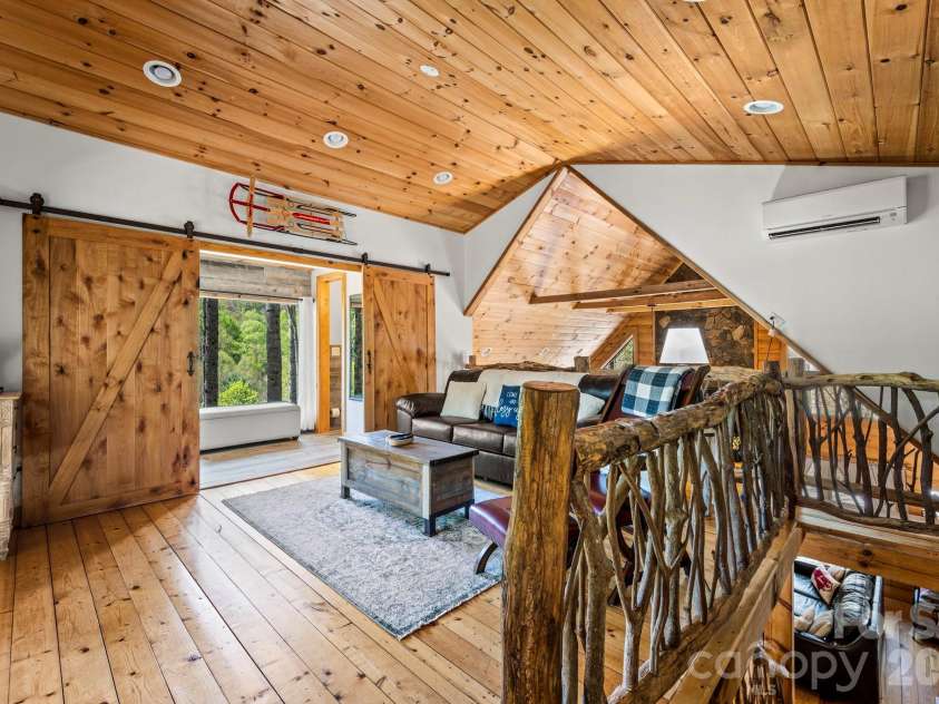 100 Split Rail Drive, Maggie Valley, NC 28751.  MLS# CAR4372364, YatesRealty ID 14979. 