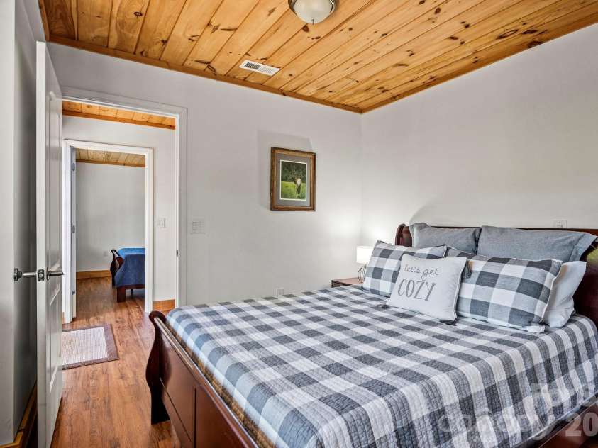 100 Split Rail Drive, Maggie Valley, NC 28751.  MLS# CAR4372364, YatesRealty ID 14979. 