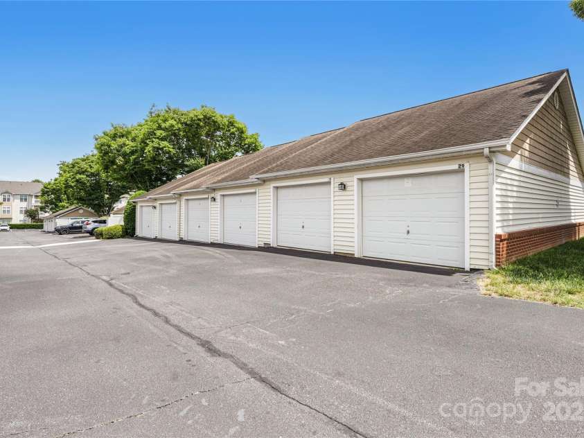 17111 Doe Valley Court, Cornelius, NC 28031.  MLS# CAR4259456, YatesRealty ID 14979. 