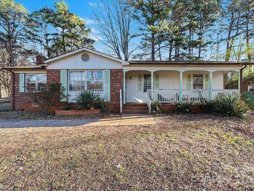 225 Hall Street, Salisbury, NC 28144.  MLS# CAR4318192, YatesRealty ID 1498. 