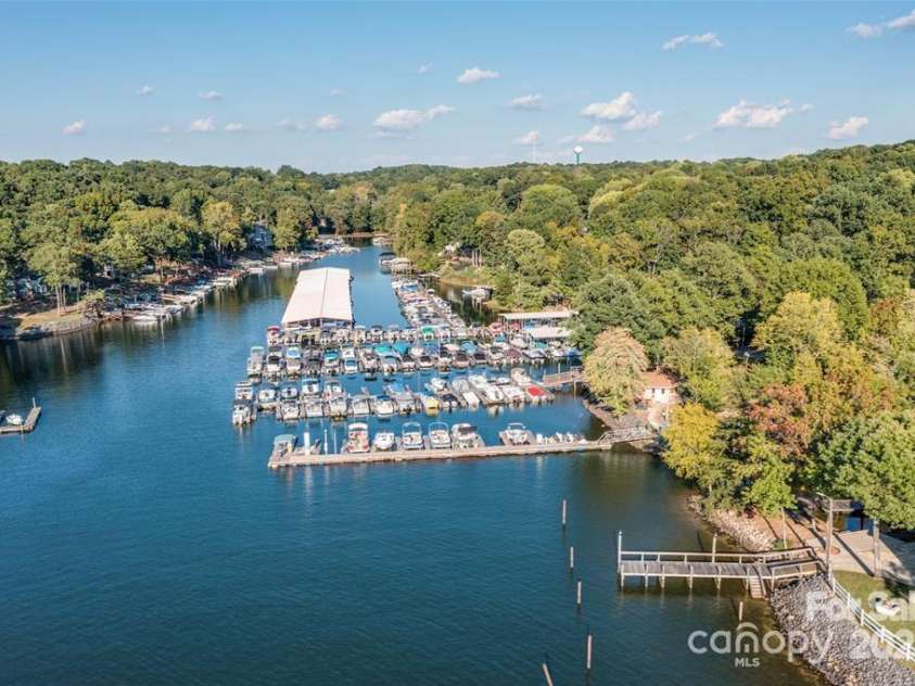 526 Pine Links Drive, Tega Cay, SC 29708.  MLS# CAR4295517, YatesRealty ID 1498. 