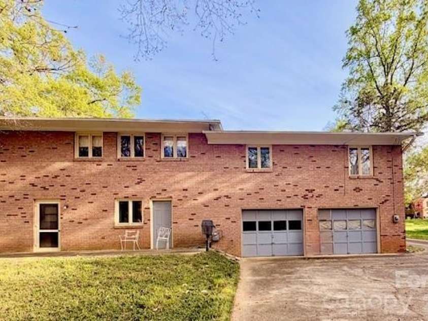 3002 Club Drive, Gastonia, NC 28054.  MLS# CAR4358426, YatesRealty ID 14980. 