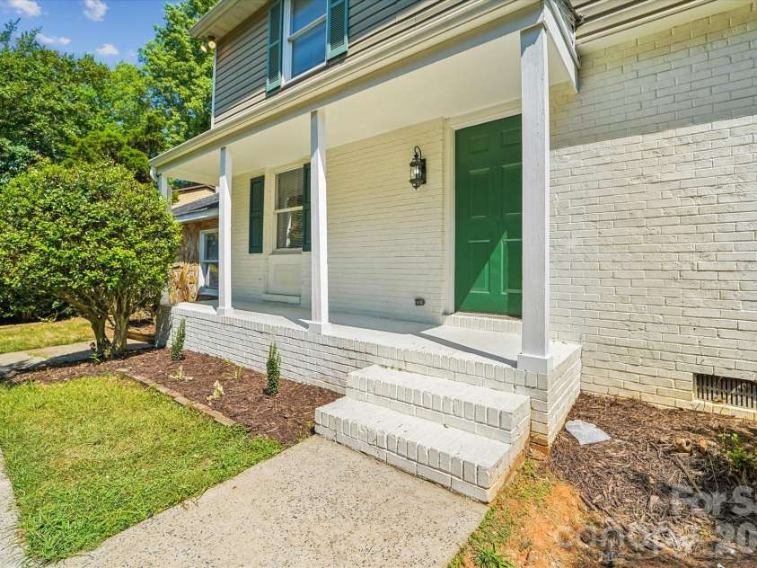 7200 Rollingridge Drive, Charlotte, NC 28211.  MLS# CAR4366609, YatesRealty ID 14981. 