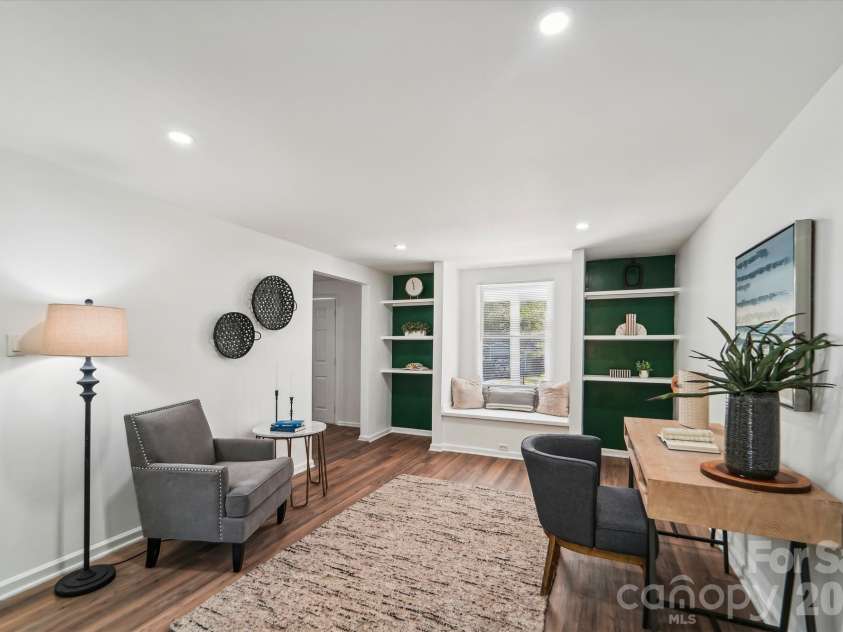 7200 Rollingridge Drive, Charlotte, NC 28211.  MLS# CAR4366609, YatesRealty ID 14981. 