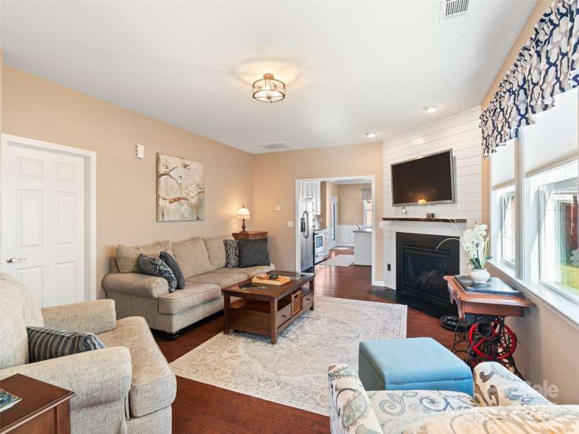 112 Pamlico Road, Fletcher, NC 28732.  MLS# CAR4215521, YatesRealty ID 14982. Living room.