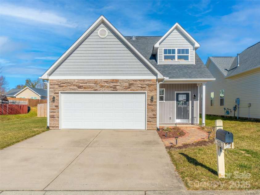 112 Pamlico Road, Fletcher, NC 28732.  MLS# CAR4215521, YatesRealty ID 14982. Lovely 3/2.5 with 2 car garage and fully fenced back yard.