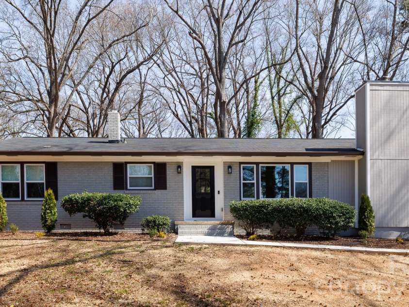 1610 India Hook Road, Rock Hill, SC 29732.  MLS# CAR4349962, YatesRealty ID 14982. 