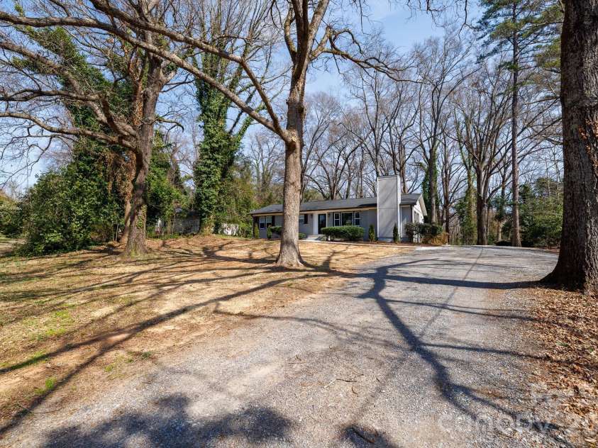 1610 India Hook Road, Rock Hill, SC 29732.  MLS# CAR4349962, YatesRealty ID 14982. 