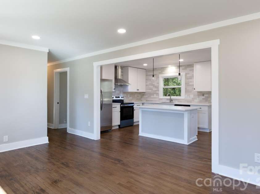 1610 India Hook Road, Rock Hill, SC 29732.  MLS# CAR4349962, YatesRealty ID 14982. 
