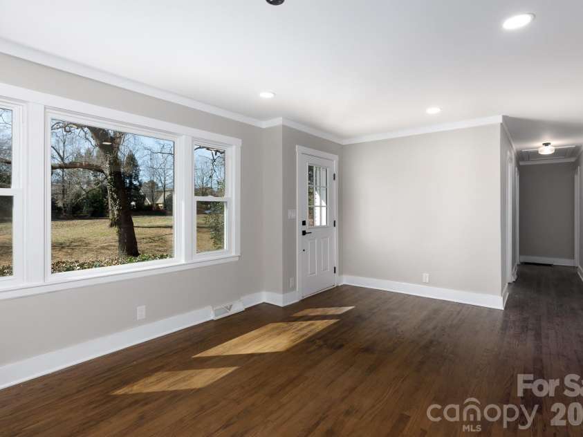 1610 India Hook Road, Rock Hill, SC 29732.  MLS# CAR4349962, YatesRealty ID 14982. 