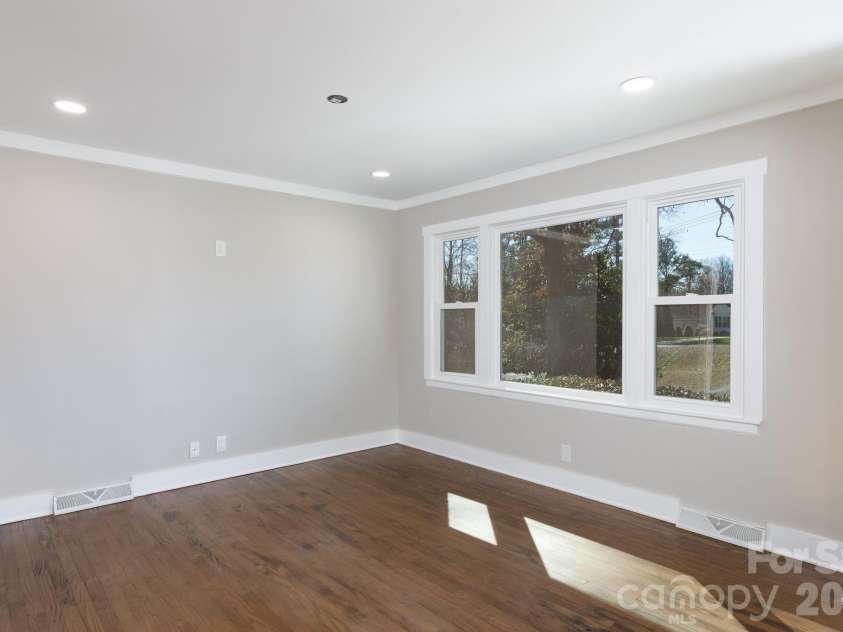 1610 India Hook Road, Rock Hill, SC 29732.  MLS# CAR4349962, YatesRealty ID 14982. 