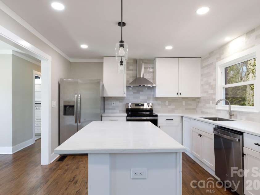 1610 India Hook Road, Rock Hill, SC 29732.  MLS# CAR4349962, YatesRealty ID 14982. 