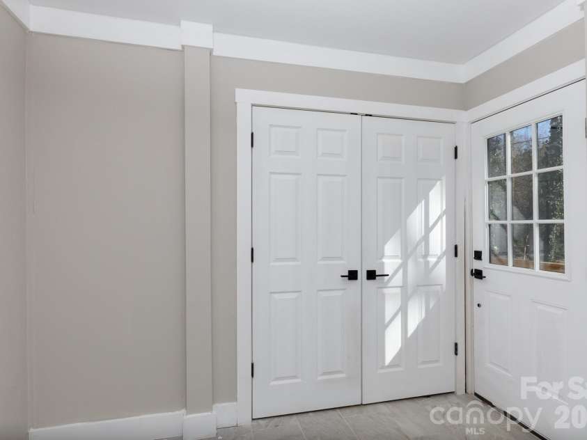 1610 India Hook Road, Rock Hill, SC 29732.  MLS# CAR4349962, YatesRealty ID 14982. 