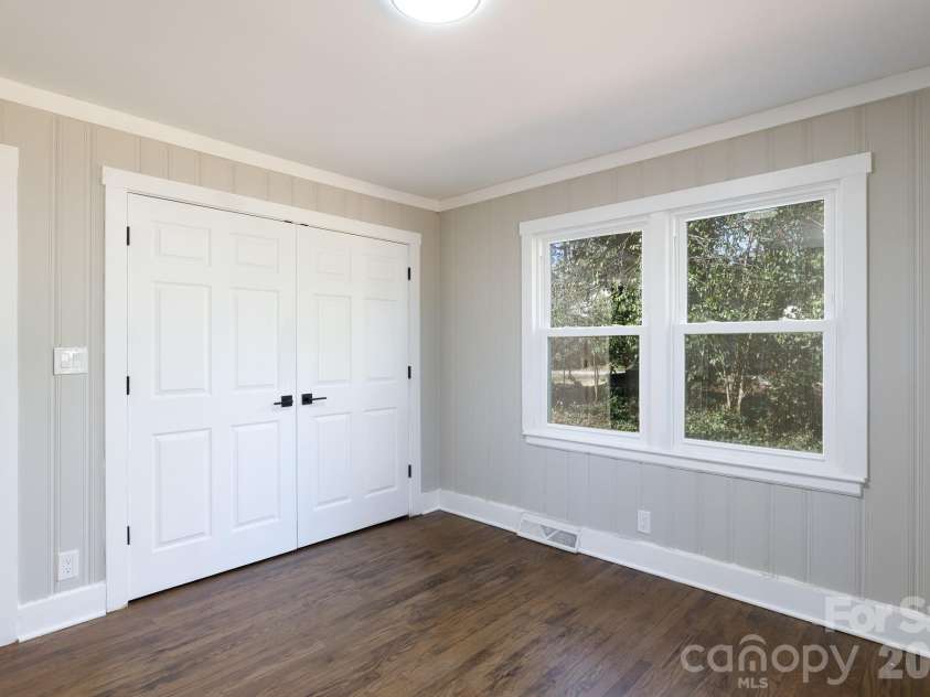 1610 India Hook Road, Rock Hill, SC 29732.  MLS# CAR4349962, YatesRealty ID 14982. 