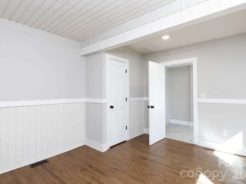 1610 India Hook Road, Rock Hill, SC 29732.  MLS# CAR4349962, YatesRealty ID 14982. 