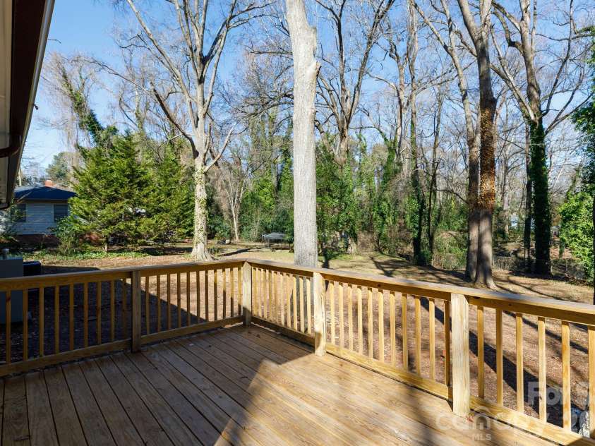 1610 India Hook Road, Rock Hill, SC 29732.  MLS# CAR4349962, YatesRealty ID 14982. 