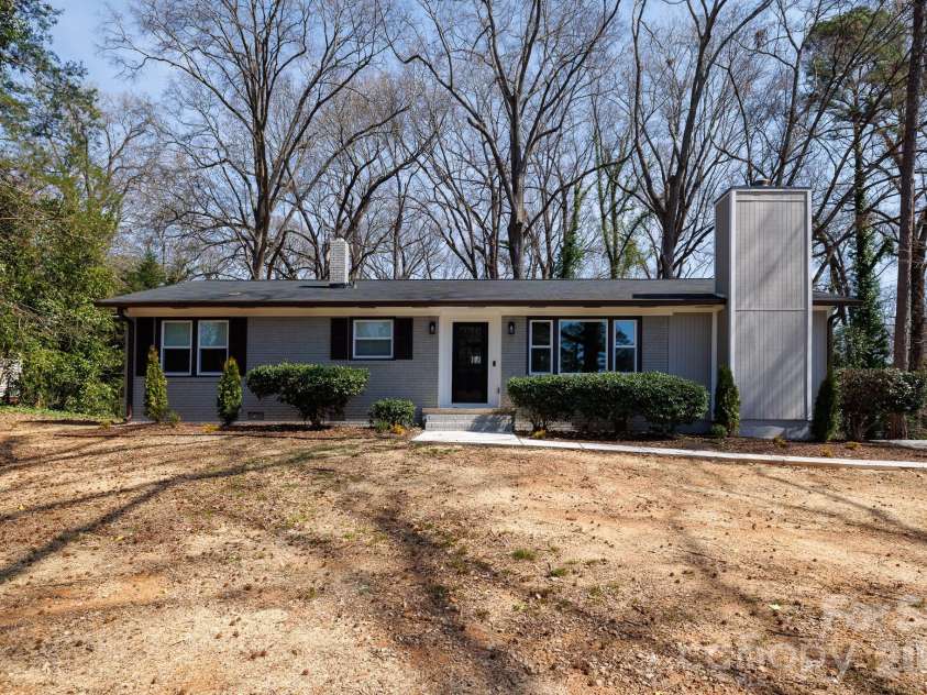 1610 India Hook Road, Rock Hill, SC 29732.  MLS# CAR4349962, YatesRealty ID 14982. 