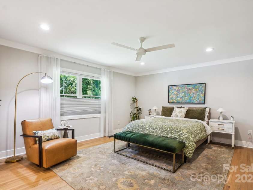 1118 Crestbrook Drive, Charlotte, NC 28211.  MLS# CAR4283930, YatesRealty ID 14983. 