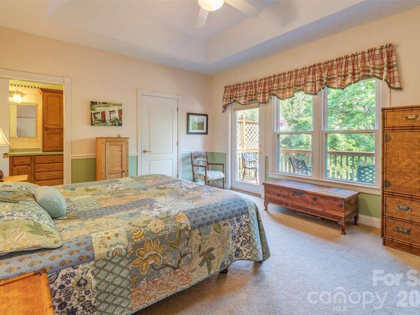 6 Clear Vista Drive, Asheville, NC 28805.  MLS# CAR4370859, YatesRealty ID 14983. Main level primary en suite