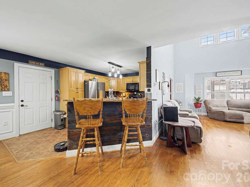 1151 Pine Cross Drive, Mount Pleasant, NC 28124.  MLS# CAR4338730, YatesRealty ID 14984. Breakfast bar
