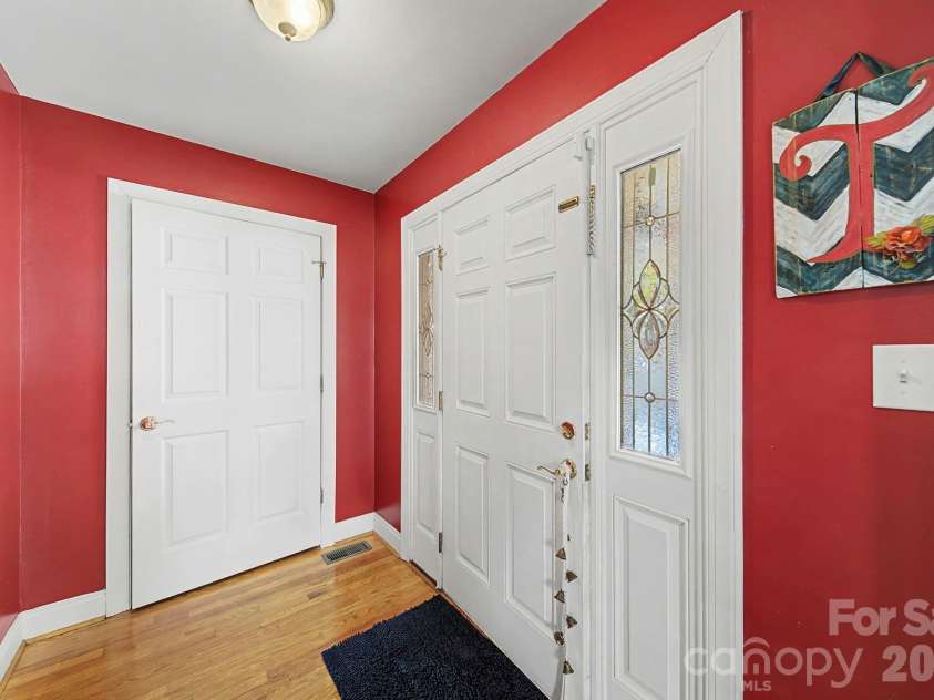 1151 Pine Cross Drive, Mount Pleasant, NC 28124.  MLS# CAR4338730, YatesRealty ID 14984. Entry hall