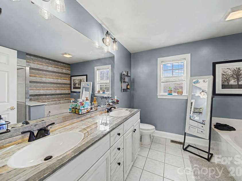 1151 Pine Cross Drive, Mount Pleasant, NC 28124.  MLS# CAR4338730, YatesRealty ID 14984. Primary bath