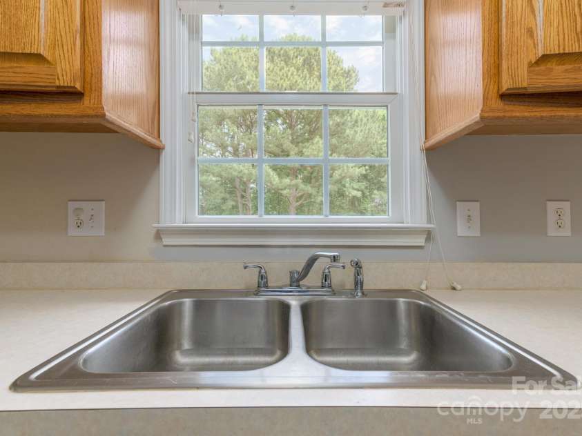 1274 CARPENTER SPRINGS Drive, Dallas, NC 28034.  MLS# CAR4260486, YatesRealty ID 14985. 