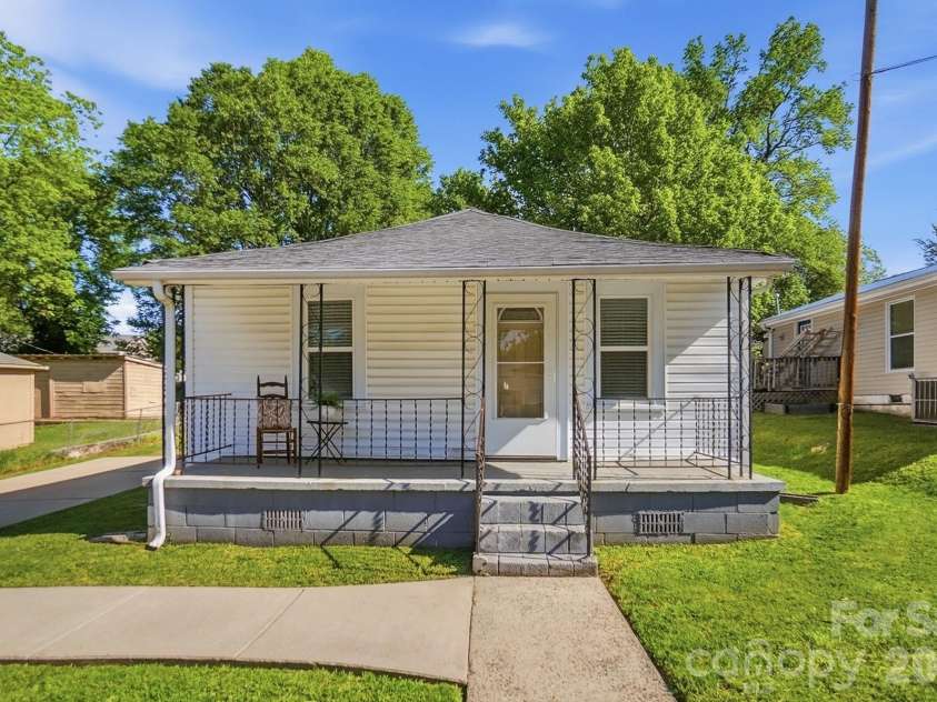 2606 Spencer Avenue, Gastonia, NC 28054.  MLS# CAR4363882, YatesRealty ID 14986. 