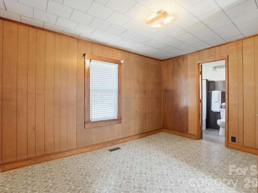 2606 Spencer Avenue, Gastonia, NC 28054.  MLS# CAR4363882, YatesRealty ID 14986. 