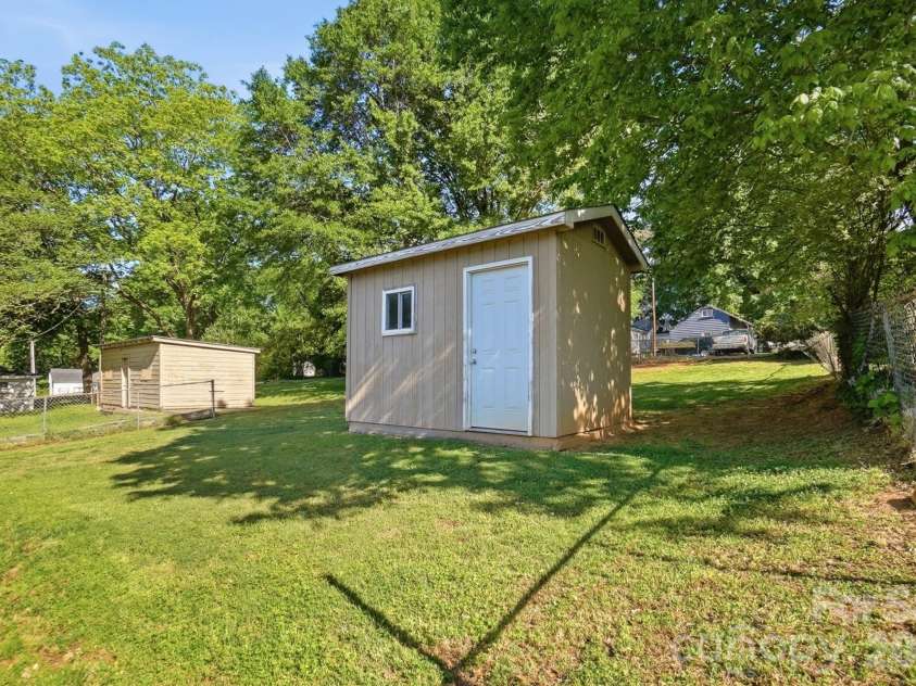 2606 Spencer Avenue, Gastonia, NC 28054.  MLS# CAR4363882, YatesRealty ID 14986. 