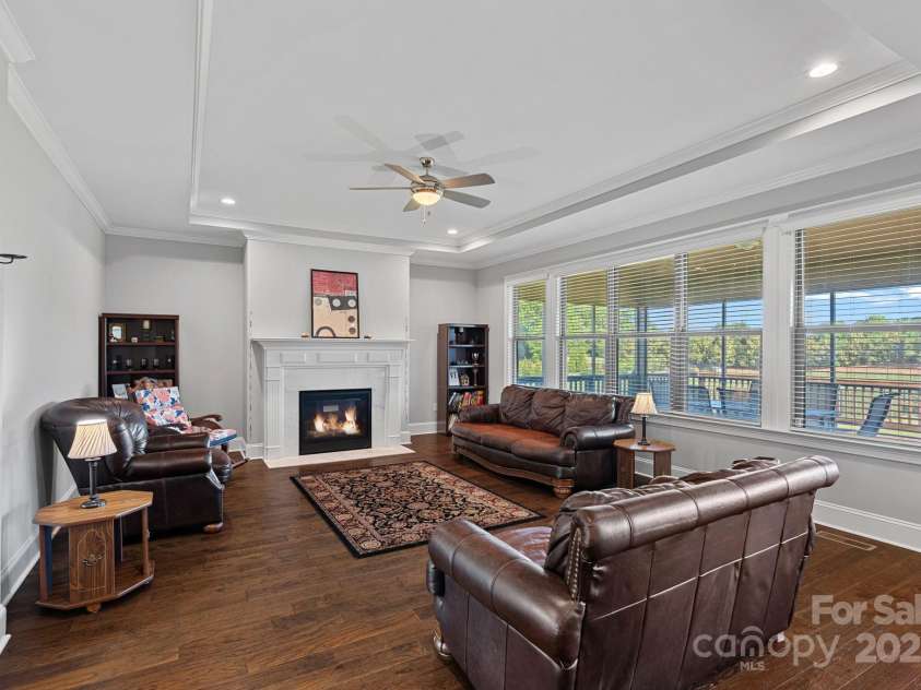 409 Wheatberry Hill Drive, Matthews, NC 28104.  MLS# CAR4255424, YatesRealty ID 14986. 
